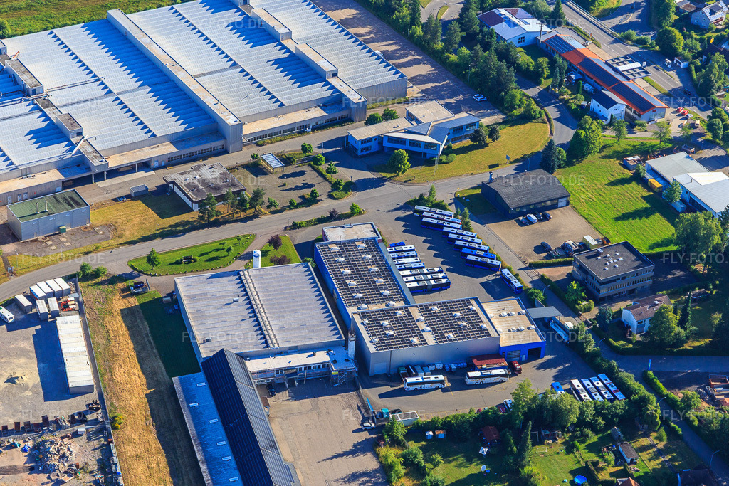 Luftbild: Häseler Metalltechnik GmbH, Black Falcon Fashion GmbH & Co.KG und TEPRO Präzisionstechnik GmbH in Mönchweiler im Bundesland Baden-Württemberg in Deutschland.Foto: IMG_149208.jpg vom 29.06.2025 durch Werner Riehm/FLY-FOTO.deWWW.HMTGMBH.DE/DEBlack Falcon FashionTEPRO Präzisionstechnik