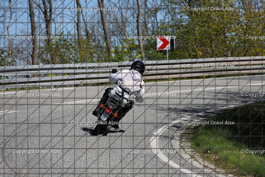 IMG_7105 | Fotograf am Kyffhäuser. Onkel Atze. Kyffhäuser Rennstrecke. Café36. Motorsportfotografie. - Realisiert mit Pictrs.com