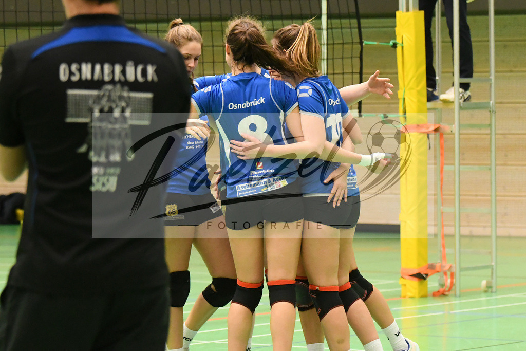 20200208_VCOASC_0033 | Volleyball, Frauen:   waehrend des Spiels der Regionalliga NordWest zwischen VC Osnabrueck und ASC 46 Goettingen in der Schlosswall-Halle am 08.02.2020 in Osnabrueck, Deutschland. - Realisiert mit Pictrs.com
