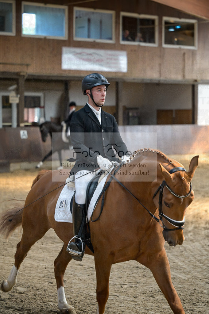 Reitturnier Voxtrup | Entdecke hochwertige Reitturnierfotos von Foto Oger. Professionell, emotional und authentisch – jetzt Lieblingsmomente im Shop bestellen.Deutschlandweite Turnierfotografie. - Realisiert mit Pictrs.com