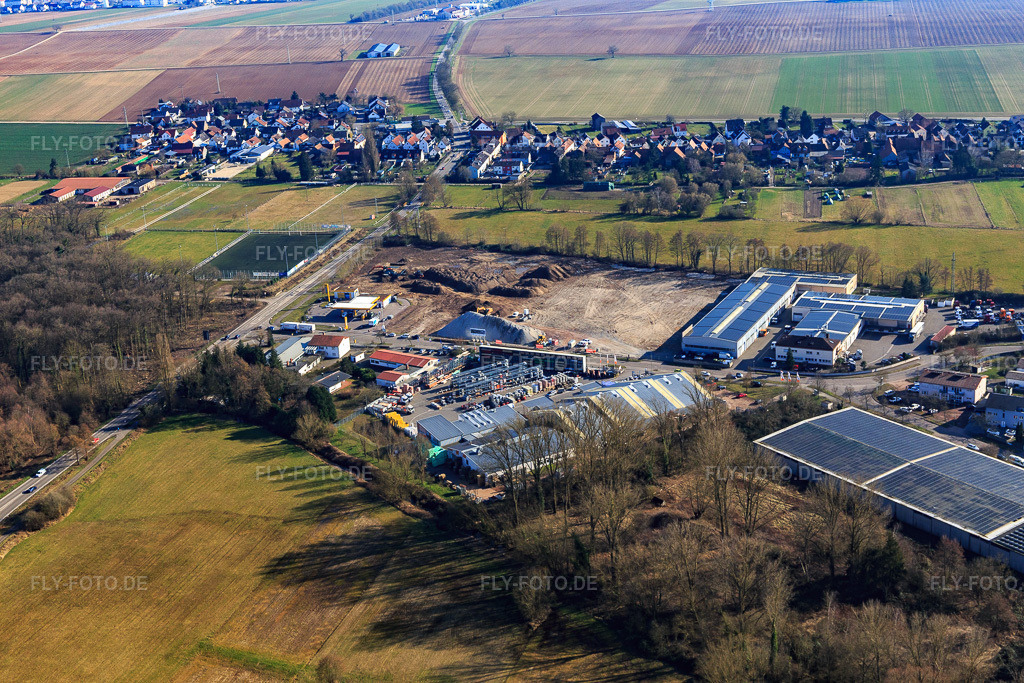 Luftbild: Baustelle zur Erschliessung des neuen Logistikpark der HANSAINVEST und DFI-Real-Estate Kandel nach Abriss des OBI-Markts in Erlenbach bei Kandel im Bundesland Rheinland-Pfalz in Deutschland. Foto: IMG_145390.jpg vom 05.03.2025 durch Werner Riehm/FLY-FOTO.deWWW.HANSAINVEST.DE