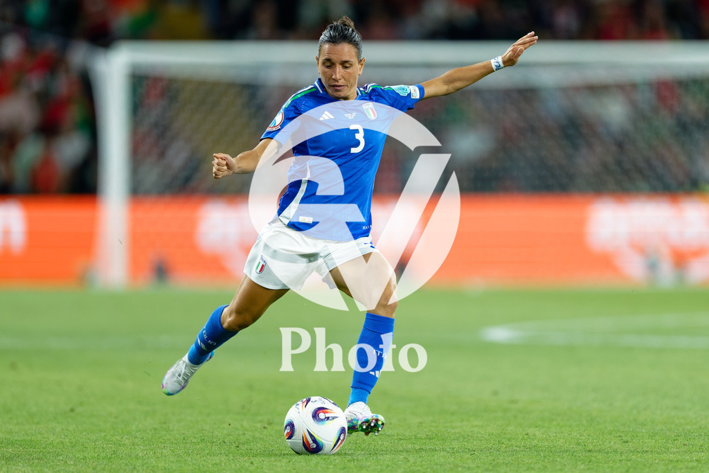 Portugal v Italy - UEFA Women's EURO 2025 Group B | GENEVA, SWITZERLAND - JULY 7:  Lucia Di Guglielmo of Italy shoots  during the UEFA Women's EURO 2025 Group B match between Portugal and Italy at Stade de Geneve on July 7, 2025 in Geneva, Switzerland. (Photo by Giuseppe Velletri/Sports Press Photo/Getty Images)