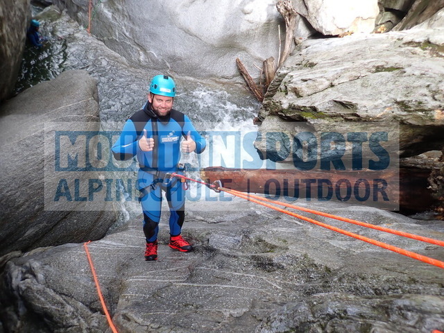 P9140053 | Bestelle die Bilder deines Berg- oder Wasser-Abenteuers mit Mountain Sports bequem von zu Hause aus direkt über unseren Online Fotoshop von pictrs.com. - Realisiert mit Pictrs.com