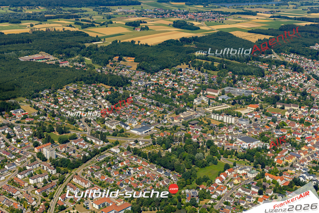 Das Luftbild der Stadt Krumbach wurde 2022 vom Flugzeug heraus erstellt (keine Drohnen-Aufnahmen) Aufnahmehöhe ca.450 Meter- hohe Bildauflösung und Druck-Qualität. Garantiert!