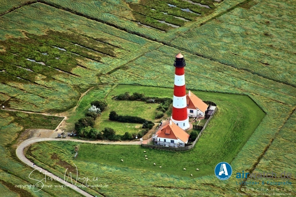 Westerhever Leuchtturm | Entdecken Sie atemberaubende Luftbilder und Fotografien auf airwatch.de - Tauchen Sie ein in eine Welt voller faszinierender Aufnahmen aus der Vogelperspektive.