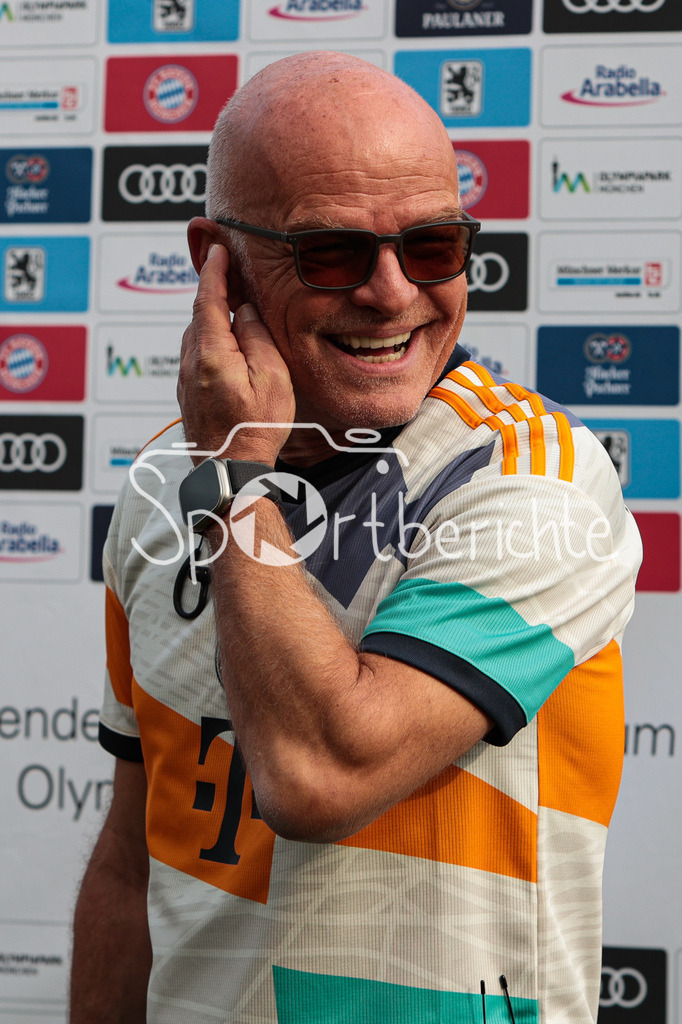 FC Bayern Muenchen - TSV 1860 Muenchen | FC Bayern Stadionsprecher Stephan Lehmann in Aktion