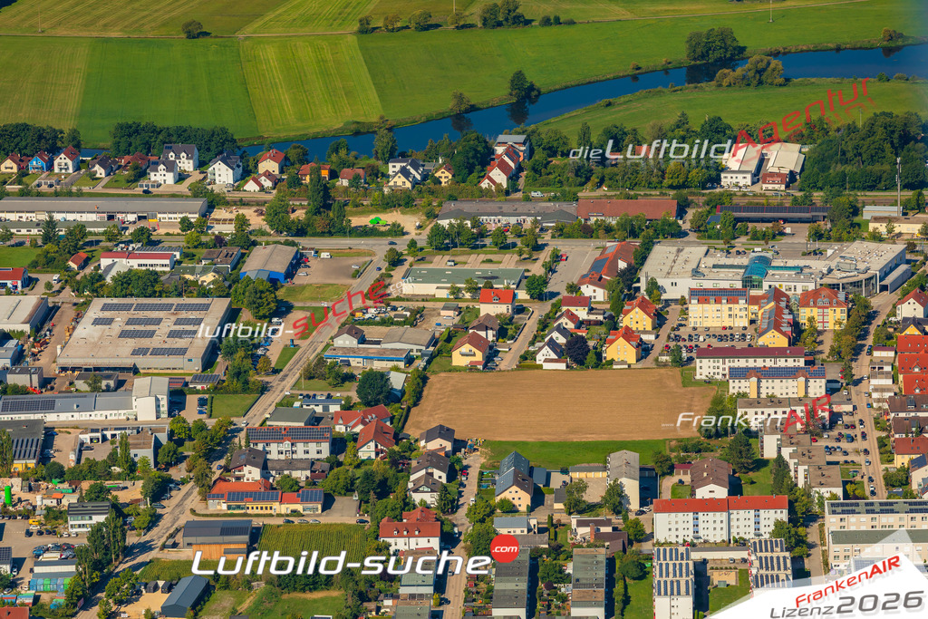 Luftaufnahme der Stadt Regenstauf - Die Luftaufnahme wurde 2025 vom UL-Flugzeug heraus erstellt ( keine Drohne ) - Hochauflösende Luftaufnahme - für professionelle Ausdrucke geeignet. Die Geschenkidee !Mit Lizenz und Bildrechte bestellbar