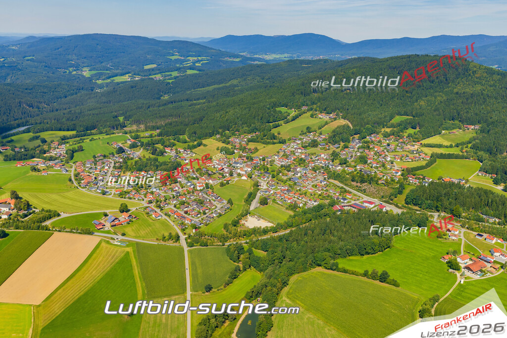 Luftaufnahme von  Böbrach - Die Luftaufnahme wurde 2025 vom UL-Flugzeug heraus erstellt ( keine Drohne ) - Hochauflösende Luftaufnahme - für professionelle Ausdrucke geeignet. Die Geschenkidee !Mit Lizenz und Bildrechte bestellbar