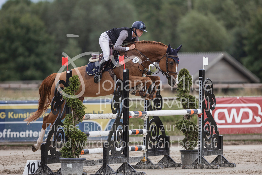 240627_LüPfSpTa_SprPf-L-141 | Deine schönsten Turniermomente als professionelle Fotos! Entdecke hochwertige Pferdesport-Fotografie im Online-Shop. Jetzt Fotos finden & bestellen!