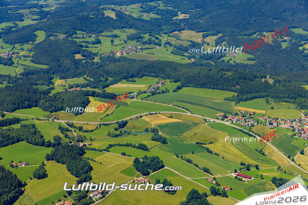 Aktuelles Luftbild von Altnußberg Geiersthal - Die Luftaufnahme wurde 2022 mittels UL-Flugzeug erstellt ( keine Drohne ) - hochauflösende Kamera-Systeme von  Canon -Beste Qualität - Für grossformatige Ausdrucke geeignet. Die Geschenkidee !