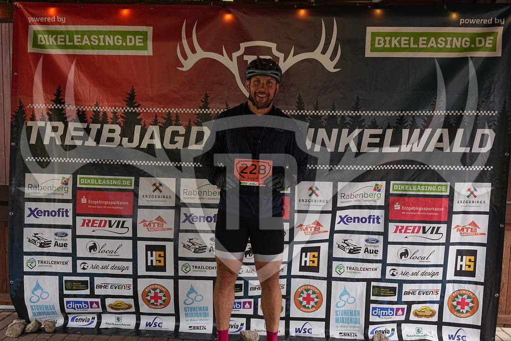 FC109508 | Fotogalerie der Treibjagd im Dunkelwald - Dein MTB Etappenrennen im Erzgebirge - Realisiert mit Pictrs.com