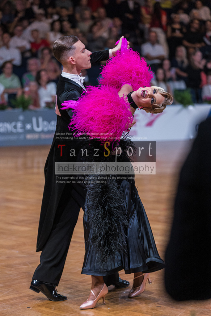 20250819_WDSF-Open-Std-Youth_1209 | Tanzsportbilder, Standardtanz, Lateintanz, WDSF, DTV, LTVB, dancecomp, goc, hessen tanzt, blaues band der spree, walzer, tango, wiener walzer, slowfox, quickstepp, samba, rumba, cha-cha-cha, paso doble. jive, hd-kroft photography, turniertanzsport