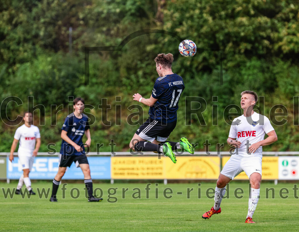 2023-07-28_051_FC_Eitting_gegen_FC_Moosburg | Eitting, Deutschland, 28.07.2023:
Fußball, Kreisliga 2023 / 2024, 1. Spieltag, FC Eitting gegen FC Moosburg, Endergebnis: 1:1

Maximilian Denteler (FC Moosburg, #17), Lukas Treffler (FC Eitting, #11)

Foto: Christian Riedel / fotografie-riedel.net