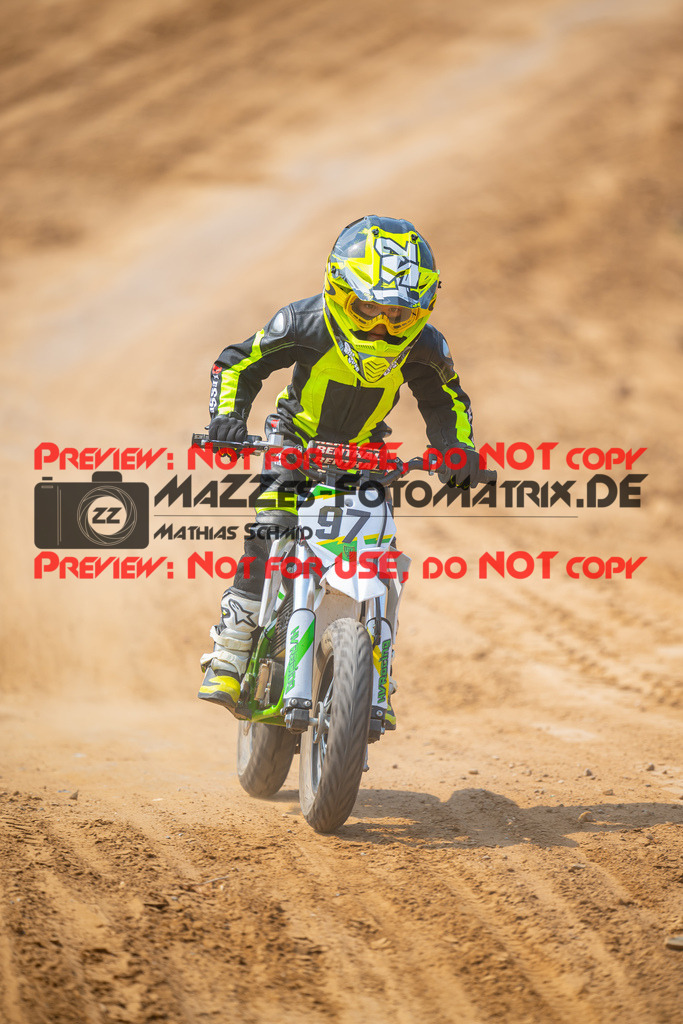MaZZes-Fotomatrix-20260816-615338 | ROOKIES