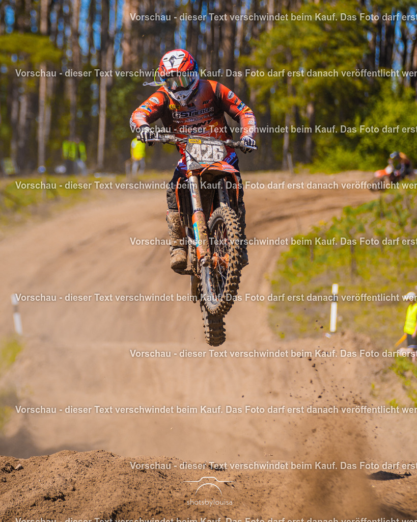 20260501_MCWriezen-2996 | Sportfotografin aus Berlin-Brandenburg mit Fokus auf Motocross. Ich halte deine sportliche Leistung und echte Emotionen auf und neben der Strecke professionell fest. Entdecke die Fotos von deinem Rennen und bestelle sie direkt hier im Shop.
