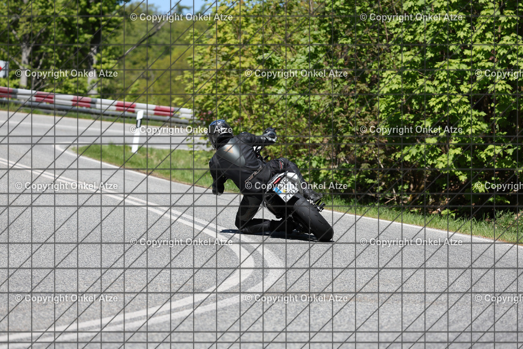 IMG_9578 | Fotograf am Kyffhäuser. Onkel Atze. Kyffhäuser Rennstrecke. Café36. Motorsportfotografie. - Realisiert mit Pictrs.com