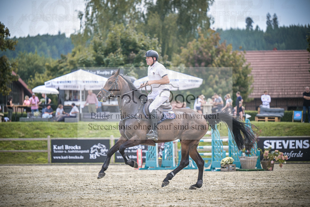 DOS_1981 | Entdecke hochwertige Reitturnierfotos von Foto Oger. Professionell, emotional und authentisch – jetzt Lieblingsmomente im Shop bestellen.Deutschlandweite Turnierfotografie. - Realisiert mit Pictrs.com