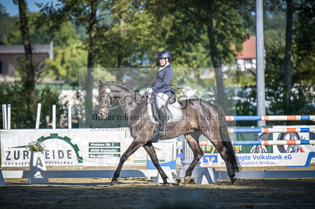 DOS_4065 | Entdecke hochwertige Reitturnierfotos von Foto Oger. Professionell, emotional und authentisch – jetzt Lieblingsmomente im Shop bestellen.Deutschlandweite Turnierfotografie. - Realisiert mit Pictrs.com
