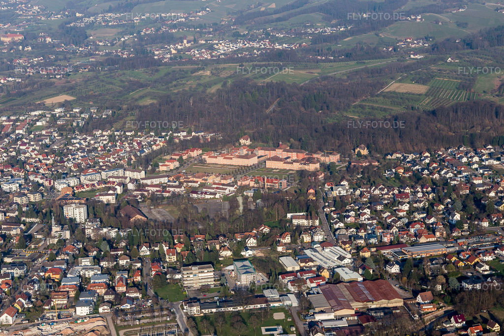 Luftbild: Illenauer Allee in Achern im Bundesland Baden-Württemberg in Deutschland. Foto: IMG_097686.jpg vom 16.03.2017 durch Werner Riehm/FLY-FOTO.de