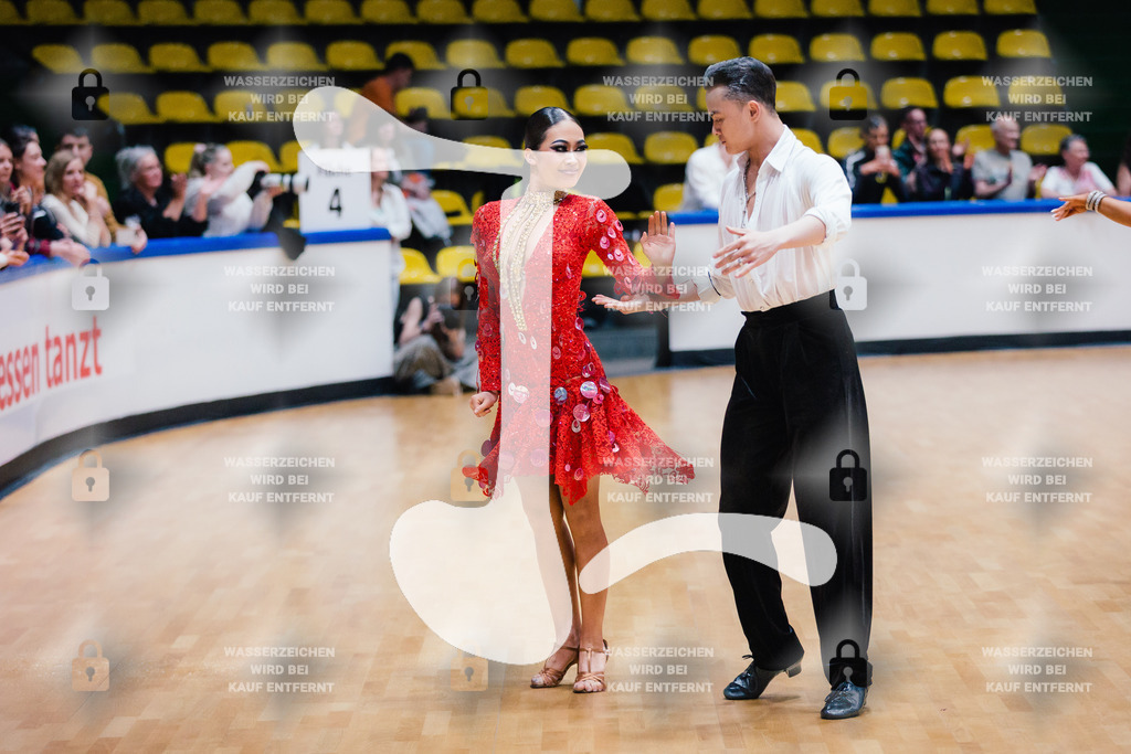 Hessen Tanzt WDSF Open Youth Latin 3rd (47) Chenbo Liu _ Chengming Zhang (P.R. China)-2025-05-17-2590 | Webshop for digital downloads and prints of dance sport, event & show photographer Julian Link - Realisiert mit Pictrs.com