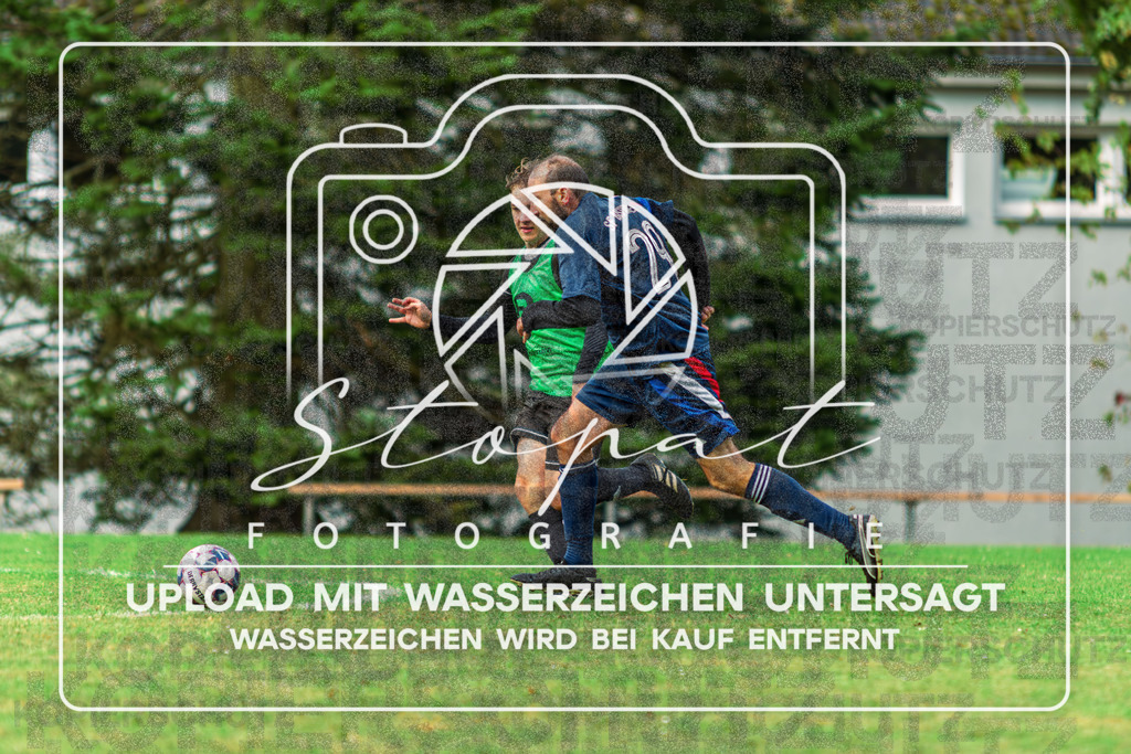 SFBFGFS-1013 | Jan Gellersen (Sportfreunde Bispingen 2 #29) beim Herren 3. Kreisklasse HK Spiel zwischen SF Bispingen 2 und FG Fulde-Stellichte 2 im Sportplatz Huetzel, Bispingen (Simon Paul Stopat) - Realisiert mit Pictrs.com