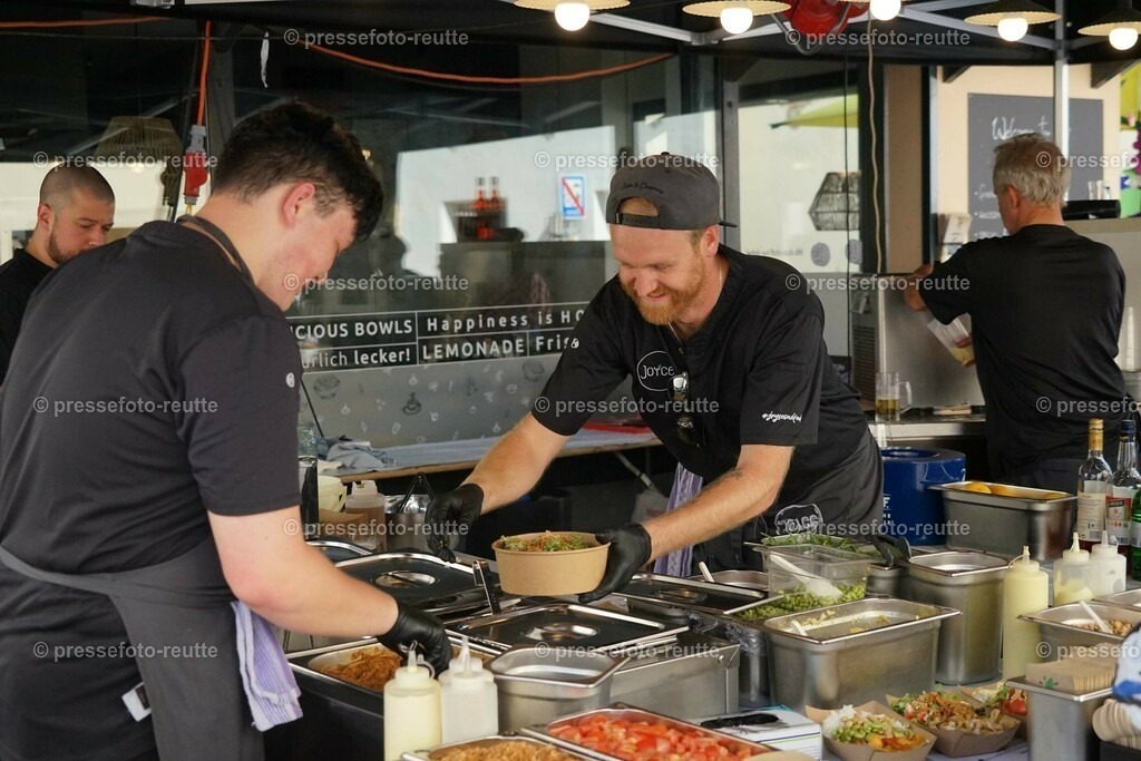 news-2023-Juli15-Marktfest_Reutte1-DSC05955 | Info aus dem Bezirk Reutte/Ausserfern Tirol sowie eine umfangreiche Bilddatenbank über die gesamte Region: Lechtal, Talkessel Reutte, Tannheimertal, Zwischentoren. Lech, Plansee, Zugspitze, Grenztunnel, B179, Fernpassstraße, Verkehr, Lawinen, Tradition, - Realisiert mit Pictrs.com