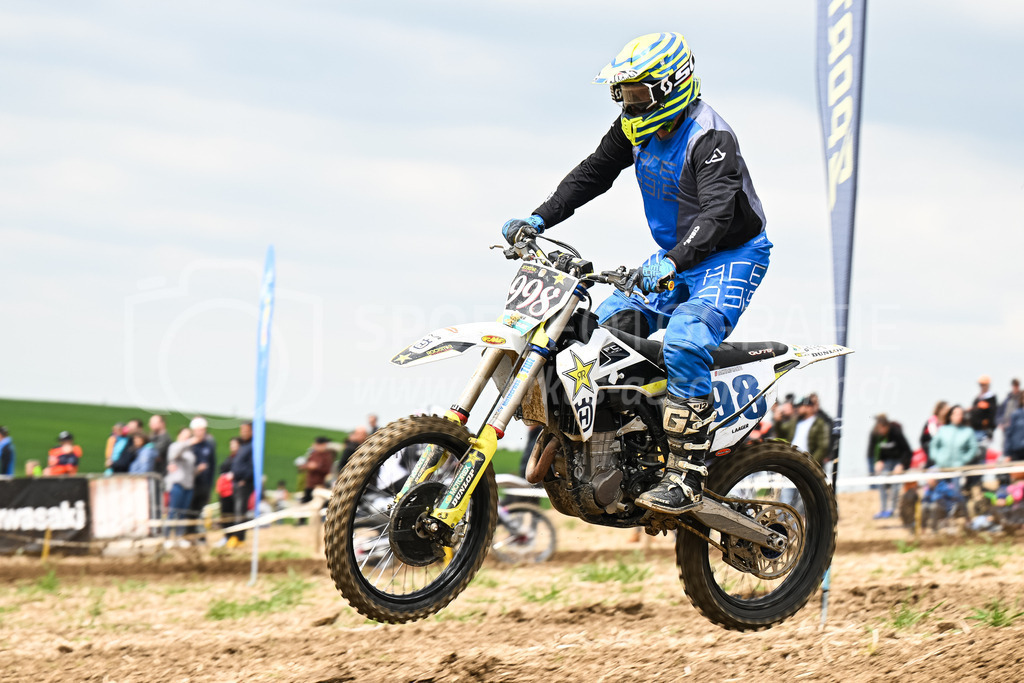 Motocross Schlatt bei Winterthur - 30. April 2023 | #998 Laager Andreas (Andi) aus Unteriberg (CH) auf Husqarna in der Kategorie Senioren am Motocross Schlatt bei Winterthur, 30. April 2023. 
Instagram: @mx_schlatt | @mc_wila | @sam_schweiz
Bild: Sportfotografie Markus Aeschimann | www.markus-aeschimann.ch - Realisiert mit Pictrs.com