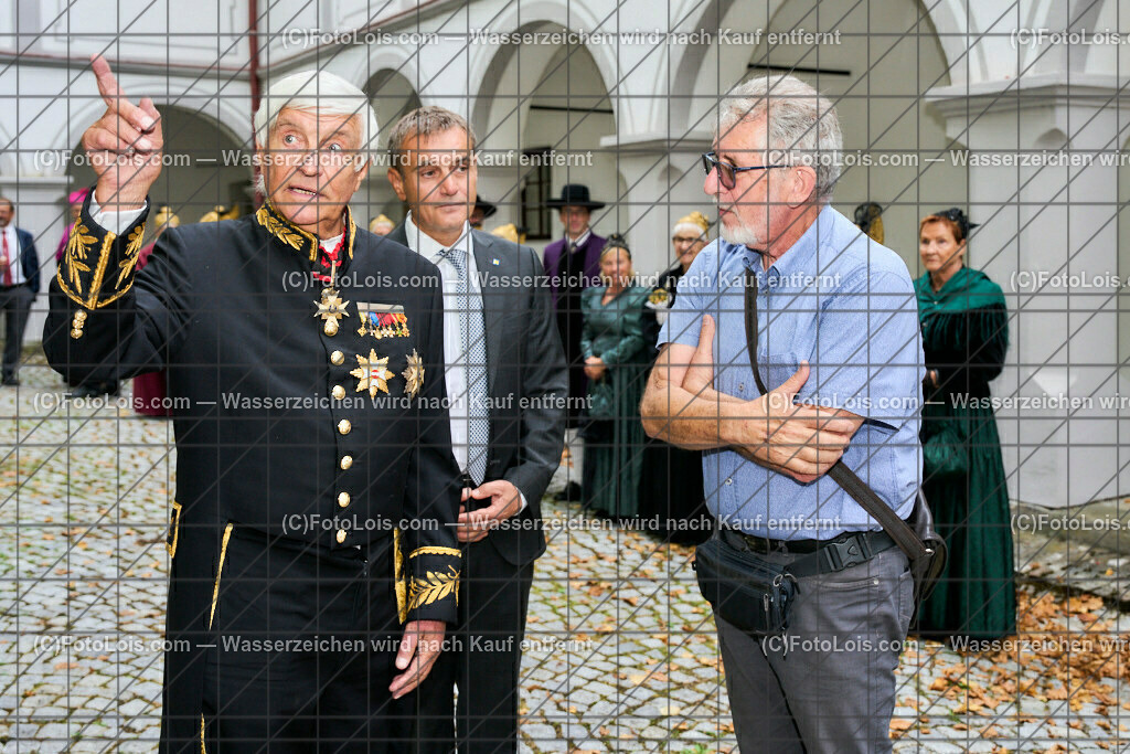 ALP3343_Jeanne de Ferrette_Hildebrand-Erber-Walgenwitz | (C)FotoLois.com, Alois Spandl, 700stes Hochzeitsjubiläum - Albrecht II. mit Johanna von Pfirt in Thann (FR) im März 2024. Empfang des Organistionskommitees aus der Region Ferrette (Pfirt)/Thann aus dem Elsass mit Empfang durch die Stadtgemeinde und Bezirkshauptmannschaft Scheibbs im Schloss Scheibbs und anschließender Kranzniederlegung in der Kartausenkirche über der Krypta des Gründerehepaares durch Mitglieder des Templer Ordens im Beisein von Mitgliedern der Goldhaubengruppen, Fr 22. September 2023.