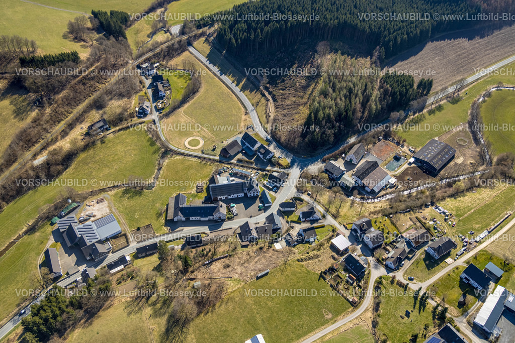 Eslohe220303984 | Luftbild, Ortsansicht Sieperting,enge Ortsdurchfahrt,  Eslohe, Sauerland, Nordrhein-Westfalen, Deutschland