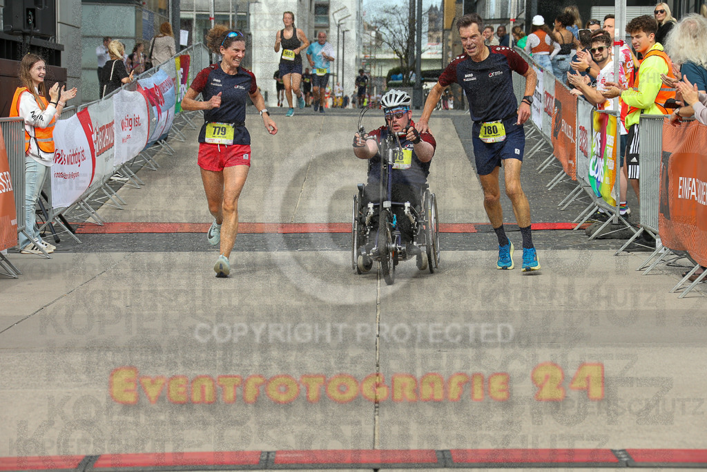 250920_1323_EX1_4306 | Sportfotografie im Rhein-Sieg Kreis, Köln, Bonn, NRW, Rheinland Pfalz, Hessen, etc. Unser Tätigkeitsfeld umfasst den Laufsport vom Volkslauf über den Marathon, Duathlon, Triathon bis zum Ultralauf wie Kölnpfad Ultra oder Schindertrail.