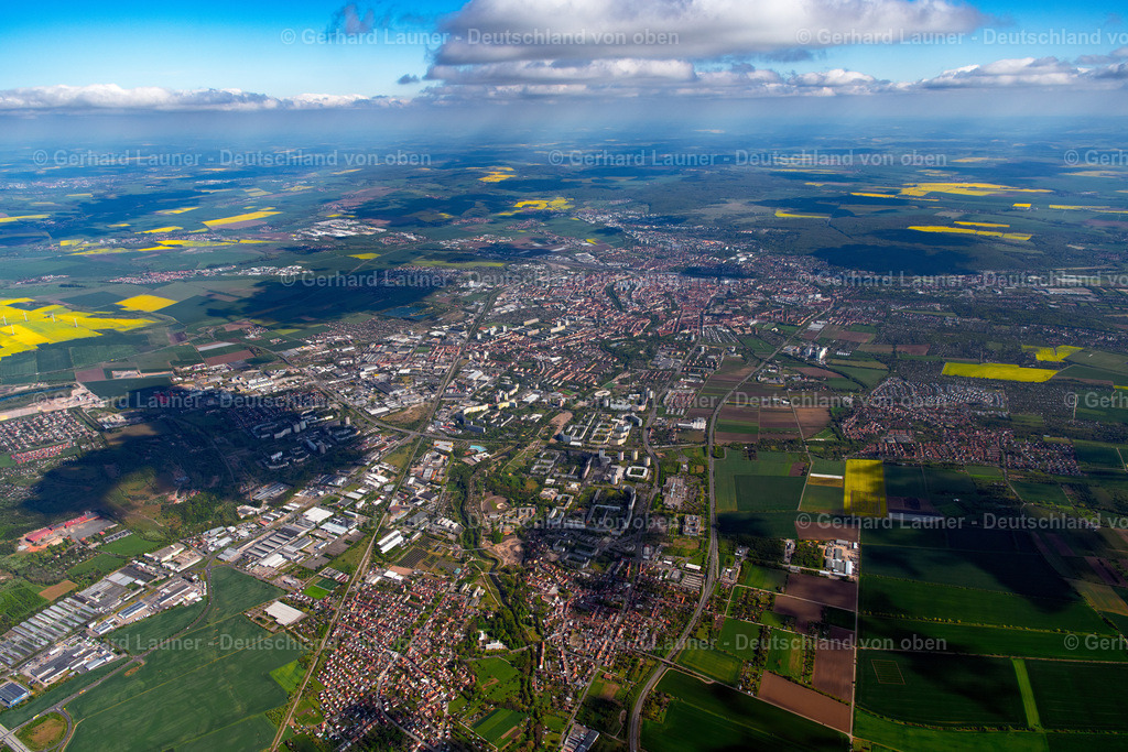 4025585 | ERFURT 06.05.2020 Stadtrand und Außenbezirks- Wohngebiete im Ortsteil Gispersleben in Erfurt im Bundesland Thüringen, Deutschland. // Outskirts residential in the district Gispersleben in Erfurt in the state Thuringia, Germany. Foto: Gerhard Launer