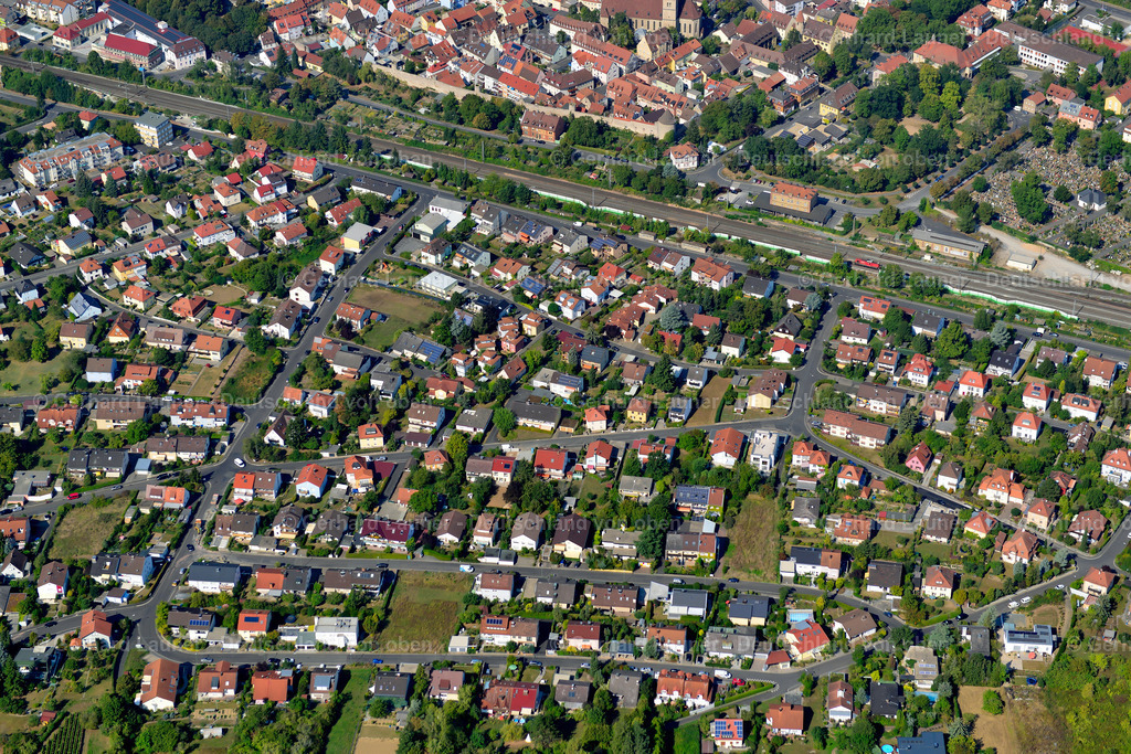 3650694 | HEIDINGSFELD 13.09.2016 Wohngebiet - Mischbebauung der Mehr- und Einfamilienhaussiedlung  in Heidingsfeld im Bundesland Bayern, Deutschland // Residential area - mixed development of a multi-family housing estate and single-family housing estate  in Heidingsfeld in the state Bavaria, Germany Foto: Gerhard Launer