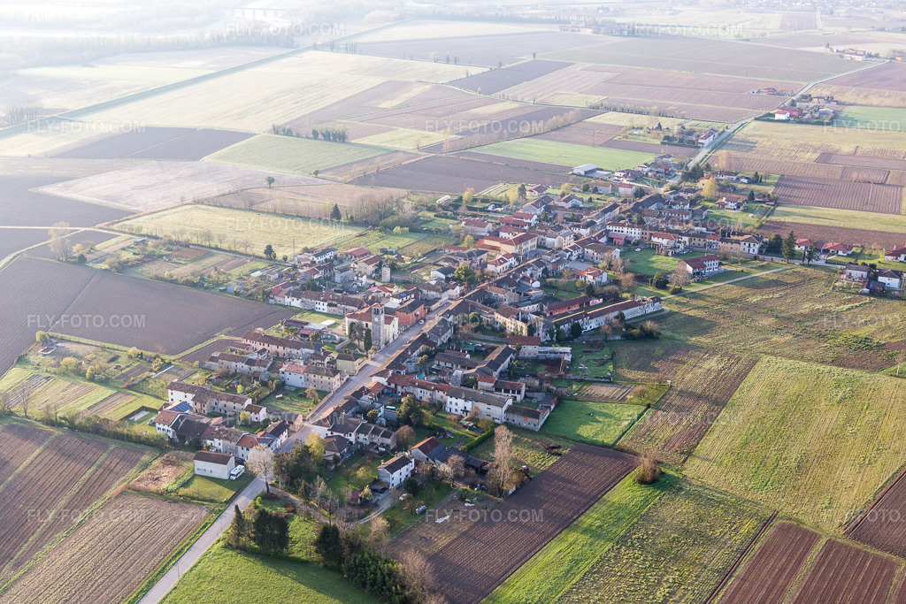 Aerial view: View of the town in San Paolo in the state Friuli Venezia Giulia, Italy.Photo: IMG_105652.jpg taken on 04/08/2018 by Werner Riehm/FLY-FOTO.comResolution of the original: 5472 x 3648 px