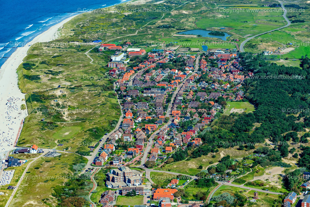 Norderney_Wohngebiet_Nordhelmstrasse_ELS_7885050923 | NORDERNEY 05.09.2023 Ortsansicht höhe der Nordhelmstraße auf der Insel Norderney im Bundesland Niedersachsen, Deutschland. // City view at the height of Nordhelmstrasse on the island of Norderney in the state of Lower Saxony, Germany. Foto: Martin Elsen
