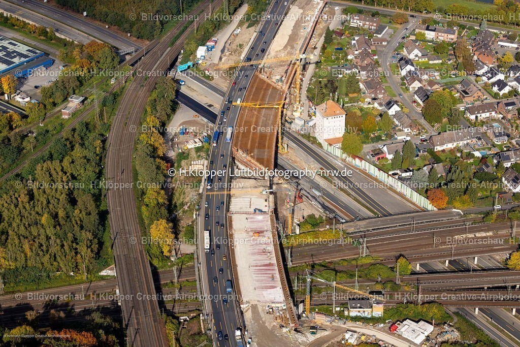 Luftbilder  Duisburg-6990 | Luftbild Baustellen zum Umbau und der Sanierung sowie Neugestaltung des Autobahnkreuz Kaiserberg mit "Spaghetti-Knoten" in Duisburg im Ruhrgebiet im Bundesland Nordrhein-Westfalen. Das Kreuz über dem Fluss Ruhr im Ruhrgebiet verbindet die Bundesautobahn A 3 mit der Autobahn A 40. - Realisiert mit Pictrs.com