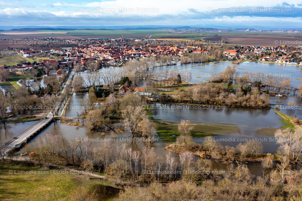 10049-51448 - Hochwasser bei Wegeleben | Stockfoto und Bilderpool mit Bildmaterial aus Deutschland, dem Harz, Halberstadt, Quedlinburg, Wernigerode und weltweit. Qualitativ hochwertige und professionelle Fotos anschauen und kaufen. - Realisiert mit Pictrs.com