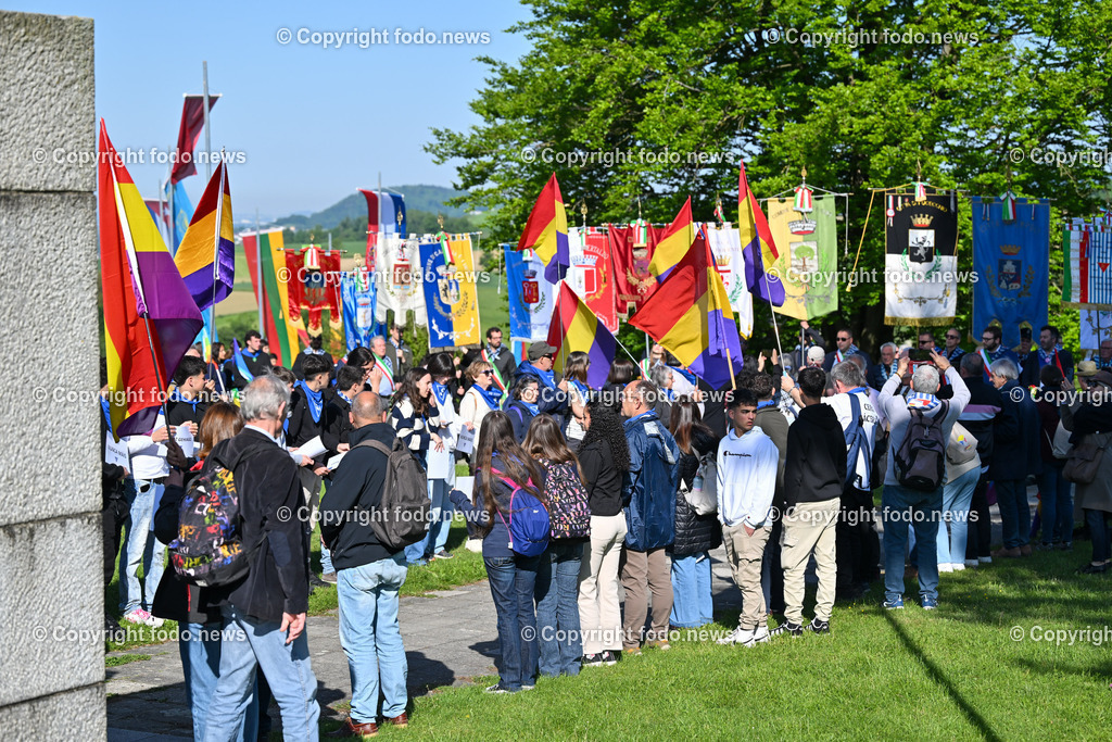 Internationale Gedenk- und Befreiungsfeier Gedenkstaette Mauthausen 2025_ 11.05.2025-55 | 11.05.2025, Mauthausen, AUT, Internationale Gedenk- und Befreiungsfeier Gedenkstaette Mauthausen 2025, 80 Jahre Befreiung KZ Mauthausen im Bild Besucher, Mahnmal, Gedenkstaette