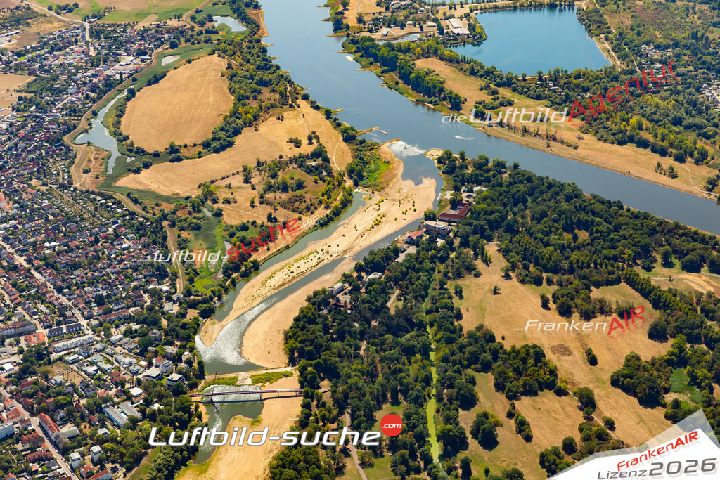 Die Luftaufnahme Alte Elbe - Magdeburg wurde 2022 vom Flugzeug aus (keine Drohne) erstellt. Hohe Auflösung -für große Poster und Wandbilder geeignet - Garantiert!
