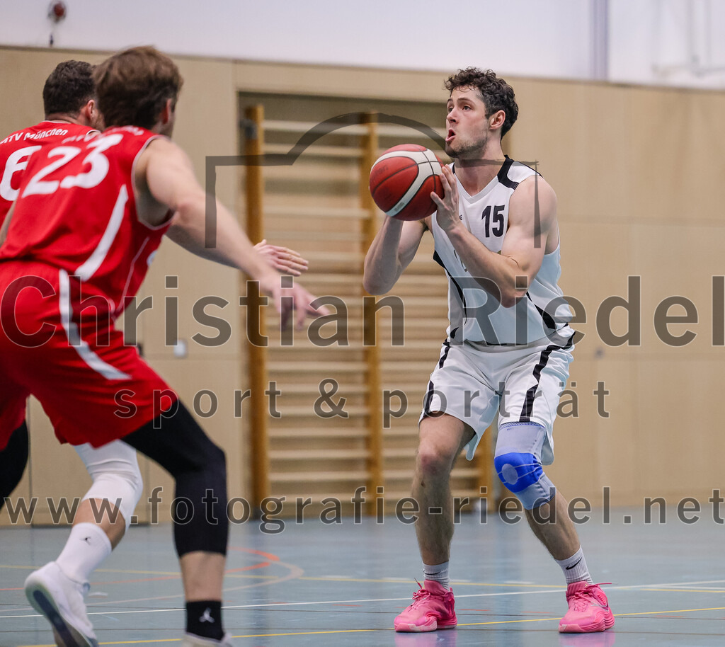 2025-12-06_065_TSV_Vaterstetten_gegen_MTV_1879_Muenchen | Vaterstetten, Deutschland, 06.12.2025:Basketball, 2. Regionalliga Süd 2025 / 2026, 9. Spieltag, TSV Vaterstetten gegen MTV 1879 München, Endergebnis: 58:83Leon Gottlöber (TSV Vaterstetten, #15)Foto: Christian Riedel / fotografie-riedel.net