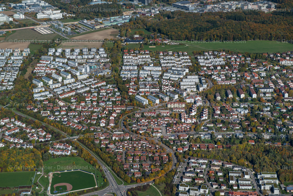 3703759 | THALFINGEN 13.10.2017 Stadtzentrum im Innenstadtbereich  in Thalfingen im Bundesland Baden-Württemberg, Deutschland // The city center in the downtown area  in Thalfingen in the state Baden-Wuerttemberg, Germany Foto: Gerhard Launer