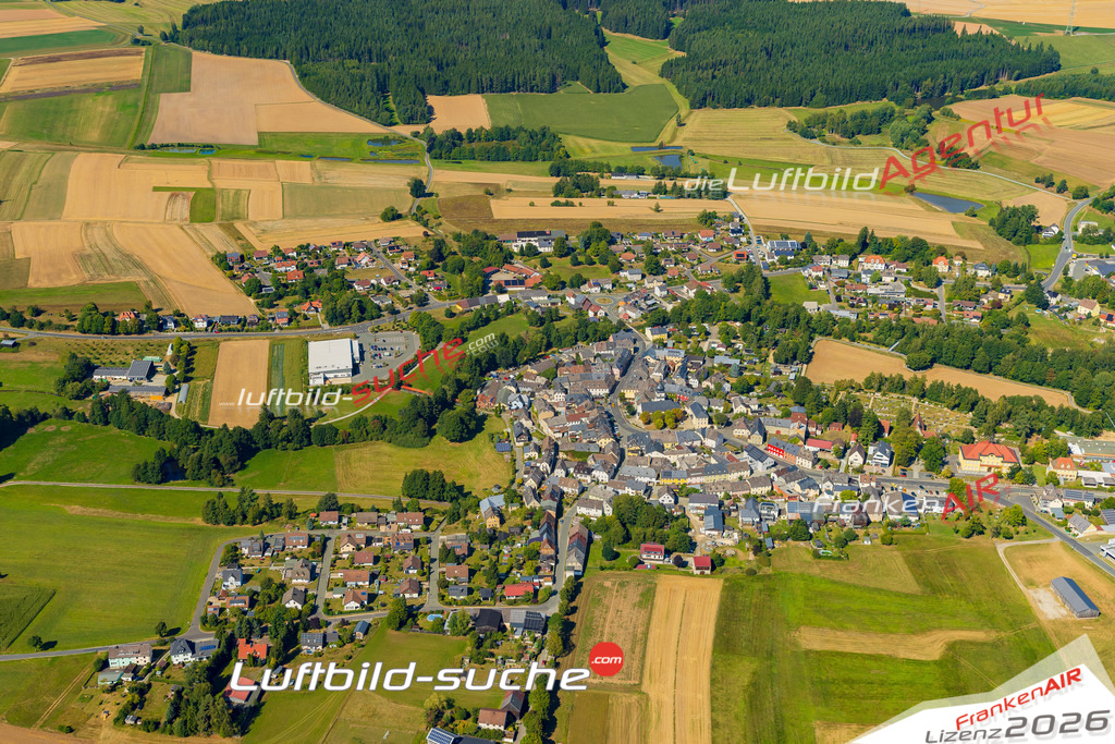 Luftaufnahme von Marktleuthen Vs Google Maps- Die Luftaufnahme wurde 2025 vom UL-Flugzeug heraus erstellt ( keine Drohne ) - Hochauflösende Luftaufnahme - für professionelle Ausdrucke geeignet. Die Geschenkidee !Mit Lizenz und Bildrechte bestellbar