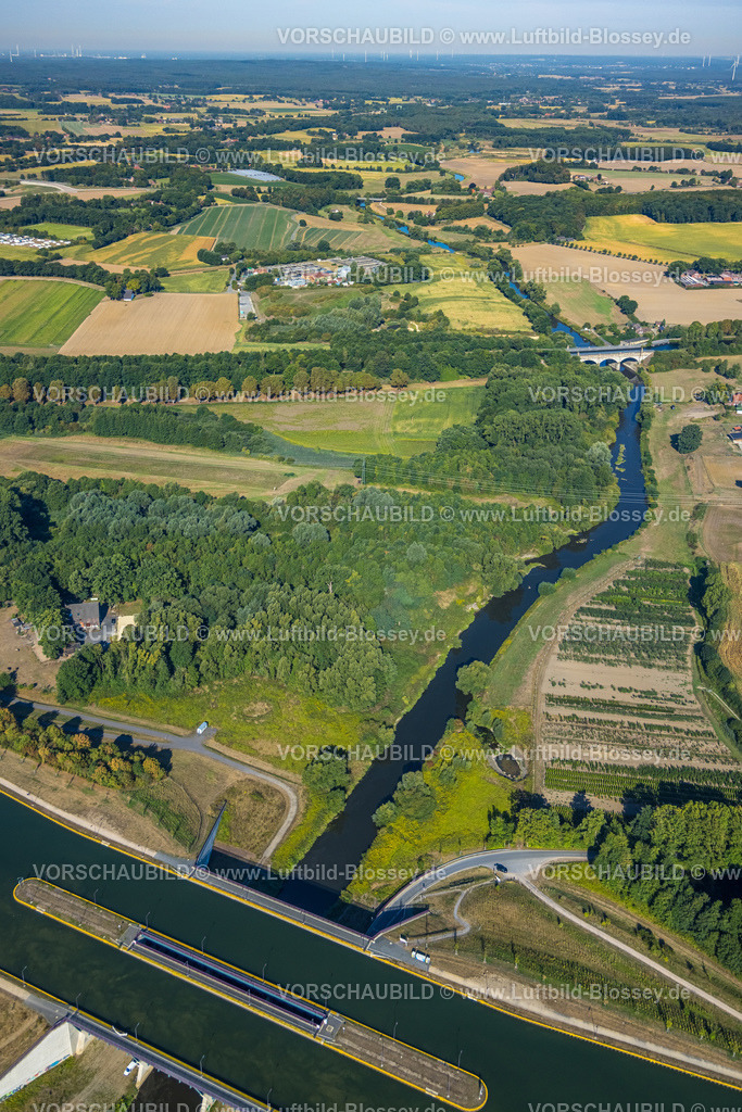 Olfen220806037Lippe | Luftbild, Kanalbrücke Lippe Neue Fahrt, Kanalbrücke Lippe Alte Fahrt, Dortmund-Ems-Kanal, NSG Lippeaue, Stadtgrenze Olfen-Datteln, Pelkum, Datteln, Ruhrgebiet, Nordrhein-Westfalen, Deutschland