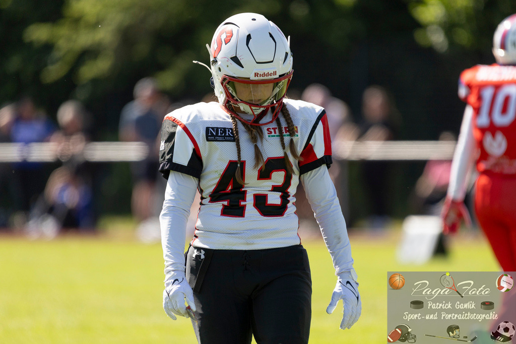 GFLW 1: German Football League Women 1: Rodgau Pioneers Ladies - Stuttgart Scorpions Sisters, 07.06.2026 | Melina Locher (Stuttgart Scorpions Sisters #43) mit gesenktem Kopf, Freisteller, Portrait / Porträt, Rodgau Pioneers Ladies - Stuttgart Scorpions Sisters, Rodgau, Maingau-Energie-Stadion "Am Weichsee", 7.6.2026 - Realisiert mit Pictrs.com