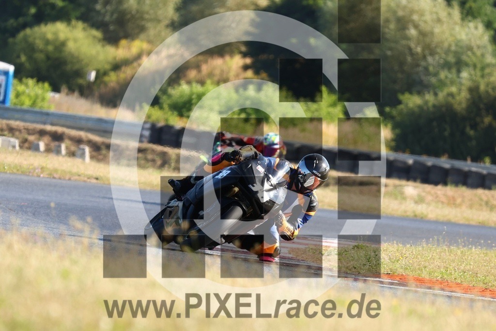 0038-20240814_13465 | Schöne Erinnerungen an spannende Momente - das festzuhalten ist unser Job. PIXELrace.de ist seit 2003 auf den Rennstrecken Europas unterwegs um die Action draußen beim Fahren und die wunderbare Stimmung imm Fahrerlager für euch einzufangen.