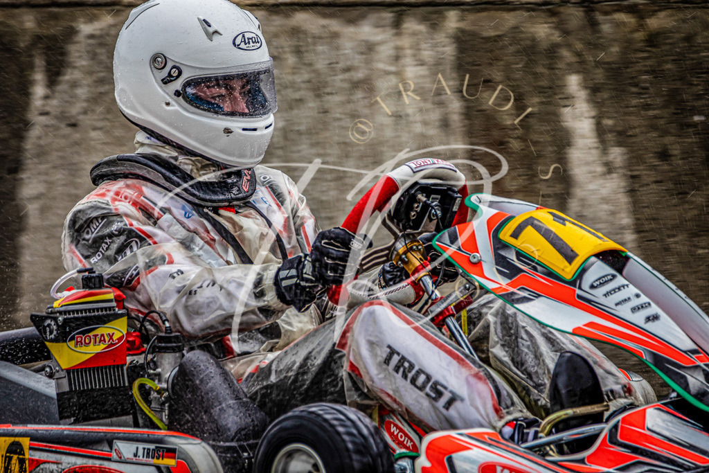 99dc99ac368a4b5c89c7e143645daa5a | traudl_s_fotos