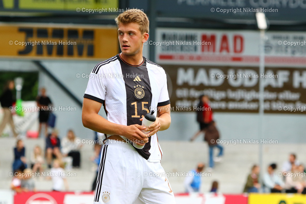 NH_DänemarkU19_DeutschlandU19_Länderspiel_22052024 | #15 Ben Schlicke (Deutschland U19)

Fußball I Junioren I Länderspiel (Nationalmannschaft) I  Saison 2023-2024 I Freundschaftsspiel I Dänemark U19 - Deutschland U19 I 22.05.2024 I Sydbank Park (Haderslev, Dänemark)
