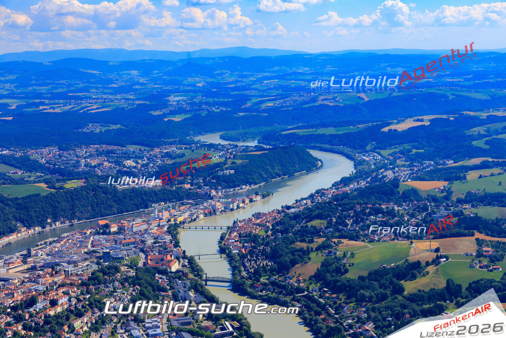 Die Luftaufnahme der Stadt Passau wurde 2017 vom Flugzeug heraus erstellt ( keine Drohne )- hohe Auflösung für beste Qualität