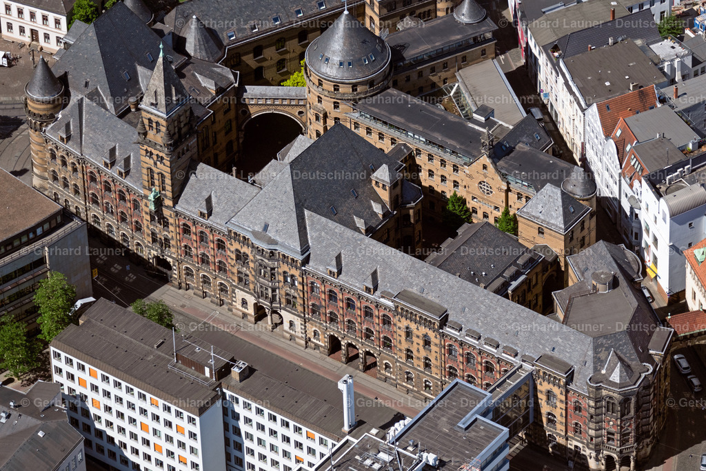 4029819 | BREMEN 01.06.2020 Gerichts- Gebäudekomplex des Landgericht und Polizeikommissariat an der Ostertorstraße in Bremen, Deutschland. Weiterführende Informationen bei: Stadt Bremen. // Court- Building complex of of the district court and police station on street Ostertorstrasse in Bremen, Germany. Further information at: Stadt Bremen. Foto: Gerhard Launer