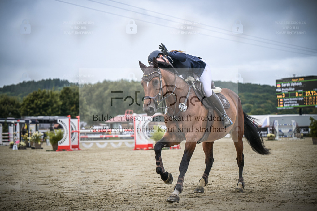 DOS_2289 | Entdecke hochwertige Reitturnierfotos von Foto Oger. Professionell, emotional und authentisch – jetzt Lieblingsmomente im Shop bestellen. - Realisiert mit Pictrs.com