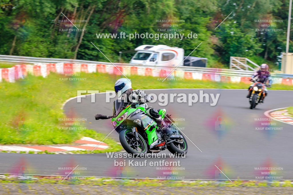 VBK-7787 | Hier findet Ihr Bilder von Touristenfahrten auf der Nürburgring Nordschleife oder von anderen Veranstaltungen die ich besucht habe. Viel Spass beim Durch Schauen 